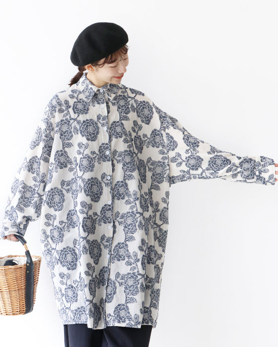 華やかな織り柄シャツ