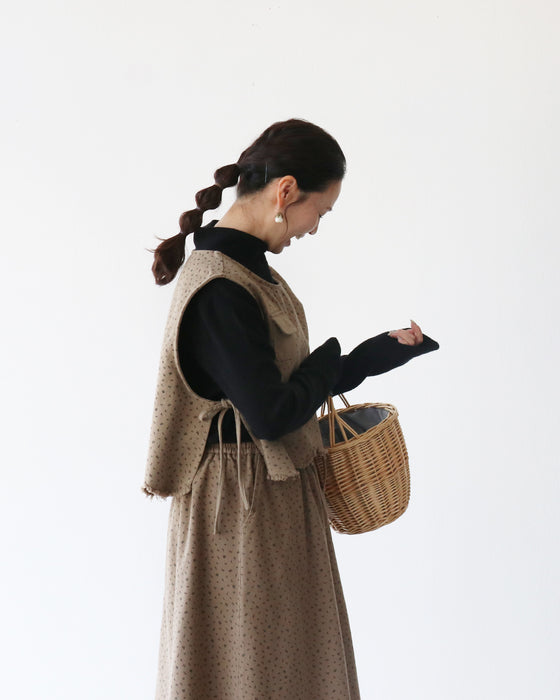 小花柄で日常にやさしい彩り ベスト