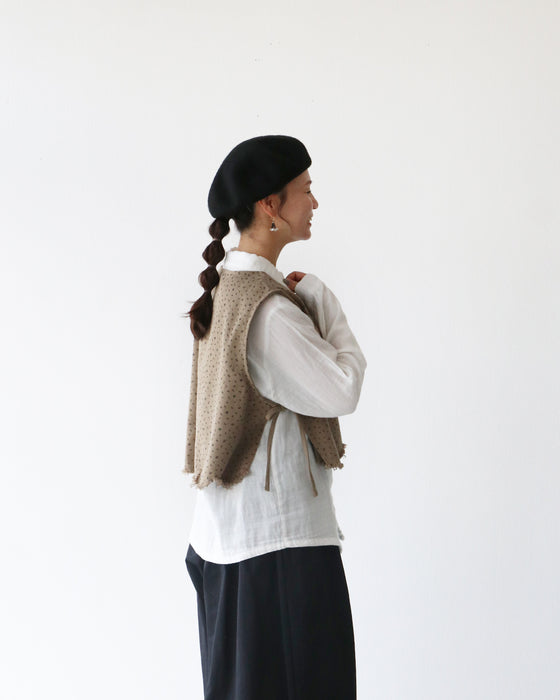 小花柄で日常にやさしい彩り ベスト