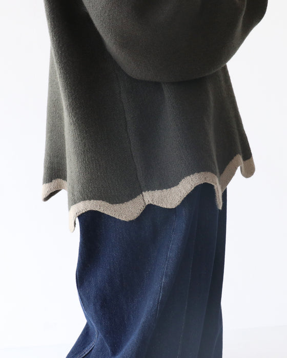 裾波配色ニット