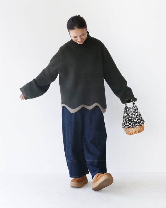 裾波配色ニット
