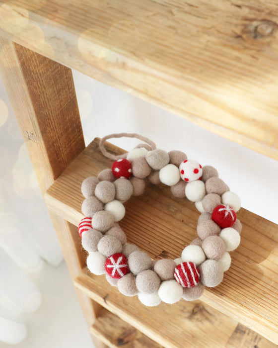 手軽にクリスマス気分職人さんの手作りフェルトインテリア