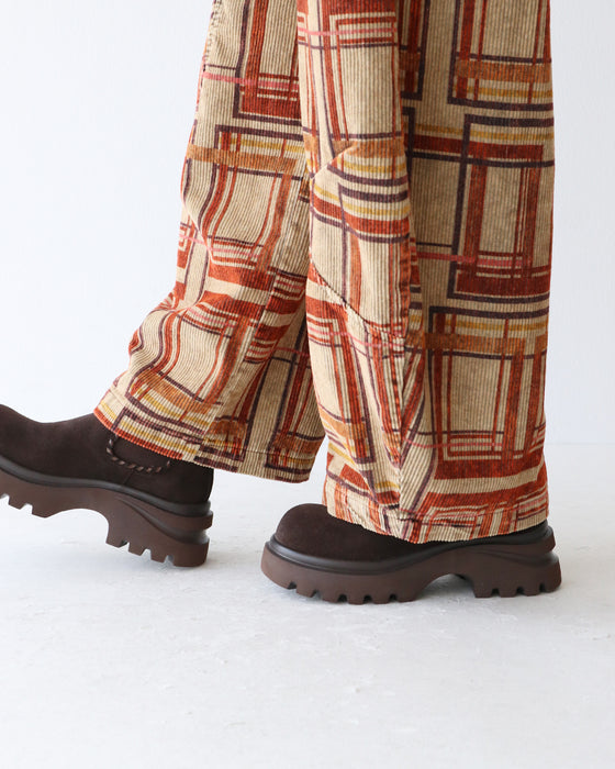 レトロな色香をゆるっと軽やかに