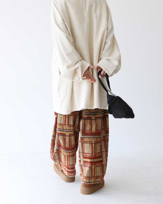 レトロな色香をゆるっと軽やかに