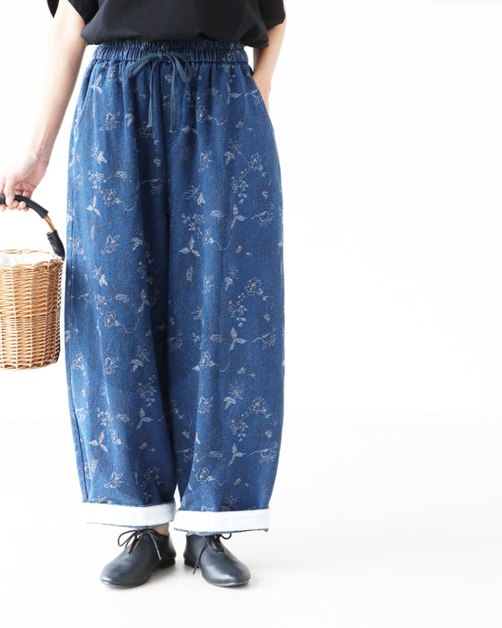 穿くだけでこなれる、織り柄デニム パンツ