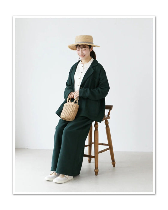 シンプルコーデの主役バッグ