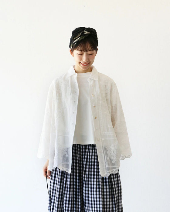 軽やかにやさしく刺繍が彩る一枚トップス