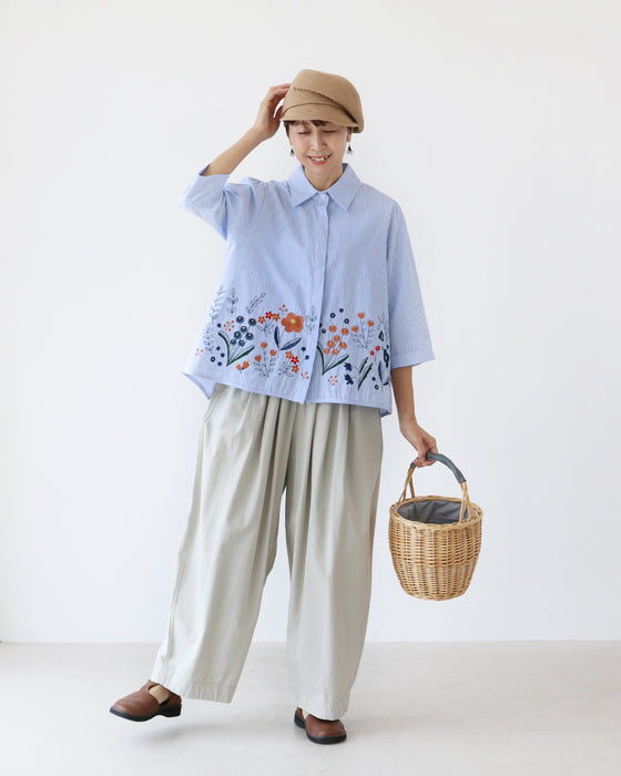 裾に咲く花刺繍毎日に彩りをトップス