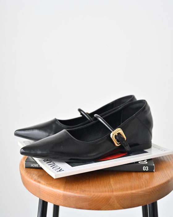 セレモニーシーンでも活躍！エナメルフラット