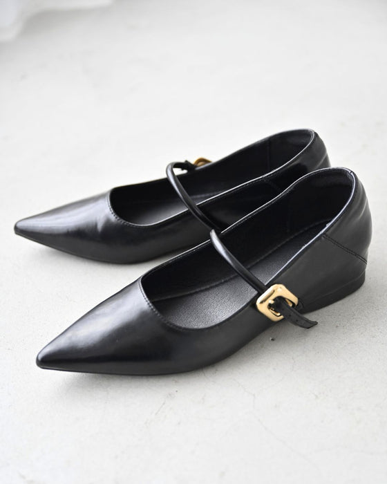 セレモニーシーンでも活躍！エナメルフラット