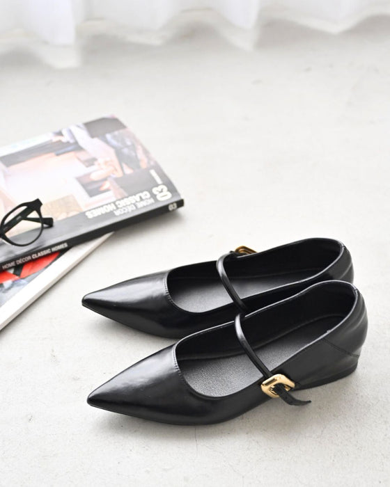 セレモニーシーンでも活躍！エナメルフラット