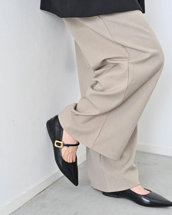 セレモニーシーンでも活躍！エナメルフラット