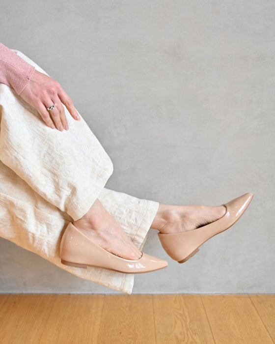 セレモニーシーンで活躍！きちんとフラットヌーディーエナメル