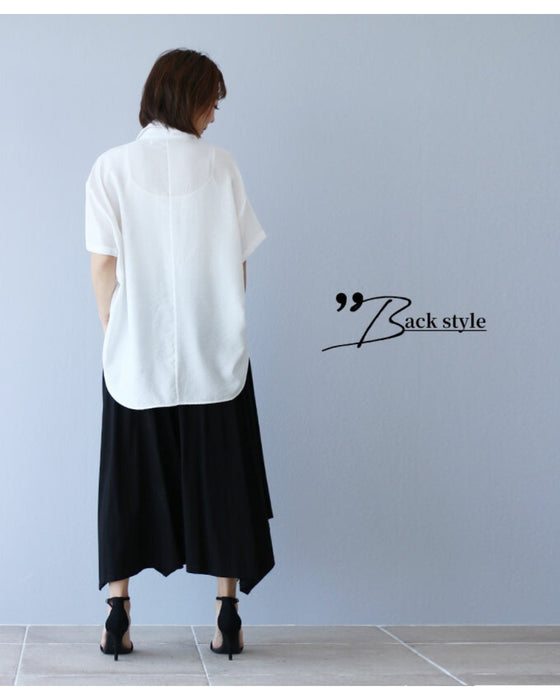 A shirt that looks great when tucked in to keep the silhouette