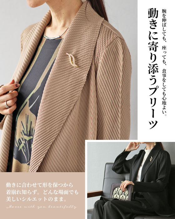 繊細さと華やかさを アコーディオンプリーツのジャケット