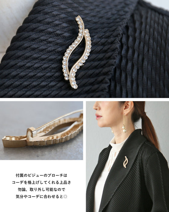 繊細さと華やかさを アコーディオンプリーツのジャケット