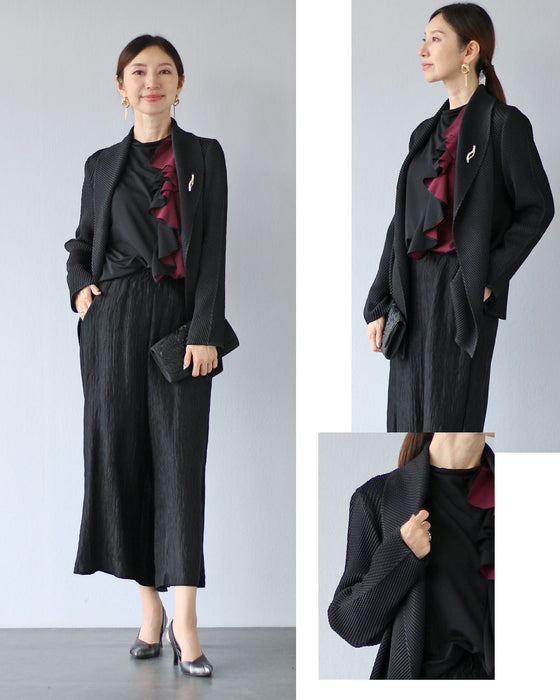 繊細さと華やかさを アコーディオンプリーツのジャケット