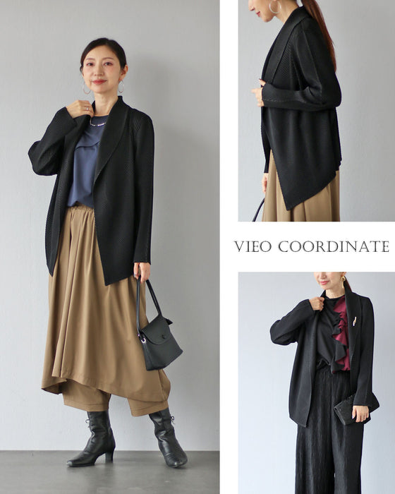 繊細さと華やかさを アコーディオンプリーツのジャケット