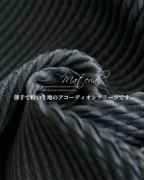 繊細さと華やかさを アコーディオンプリーツのジャケット