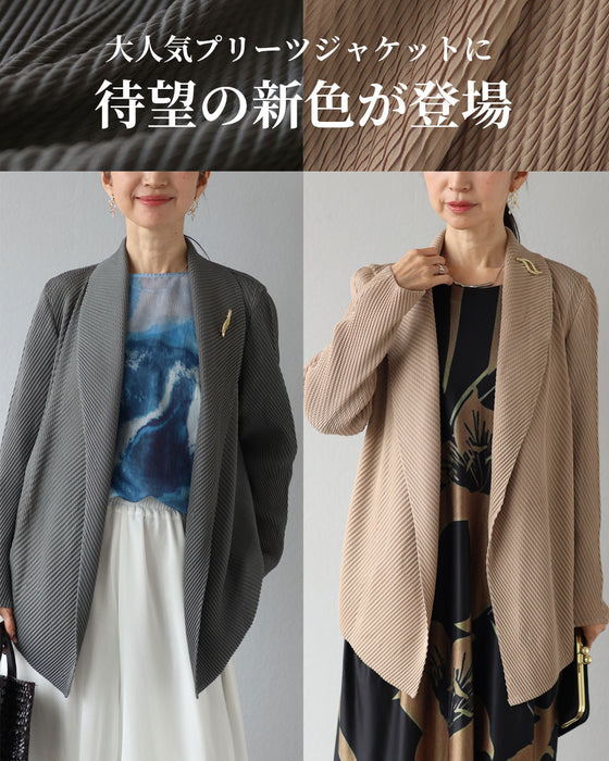 繊細さと華やかさを アコーディオンプリーツのジャケット