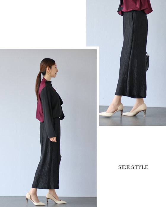 素材で差がつく 艶めく黒ワイドパンツ