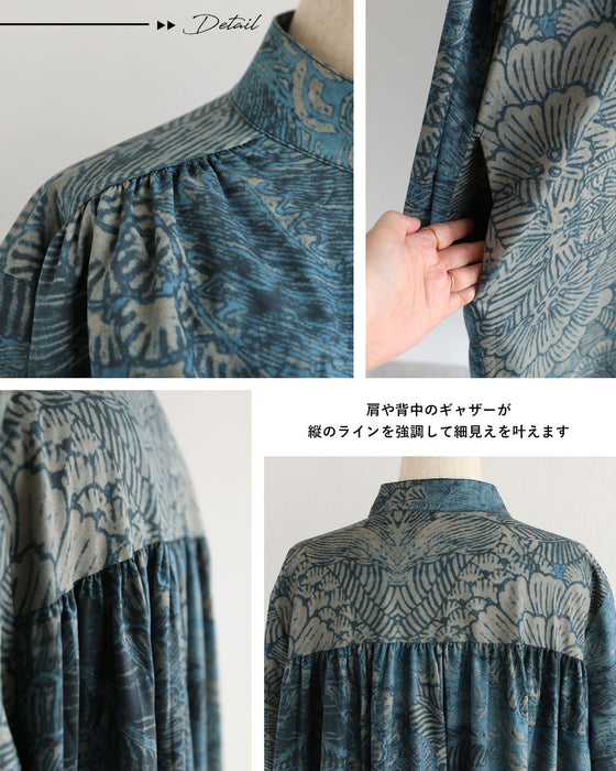 静けさを纏う　碧いオリエンタル柄ワンピース