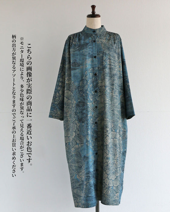 静けさを纏う　碧いオリエンタル柄ワンピース