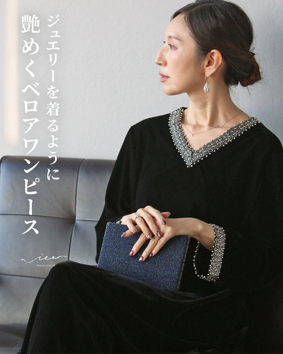 ジュエリーを着るように　艶めくベロアワンピース