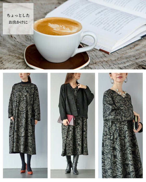 静かに華やぐ大人のための花柄ワンピース