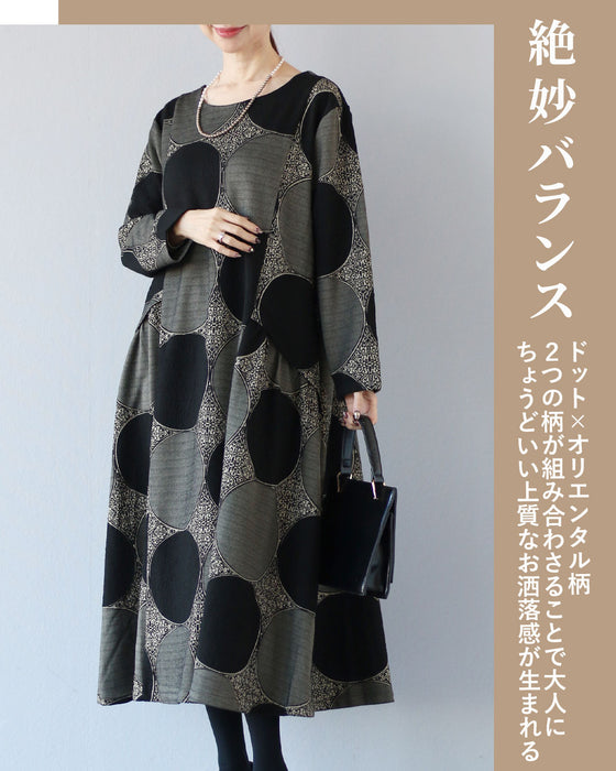 ドット×オリエンタル柄　上品さが重なるワンピース