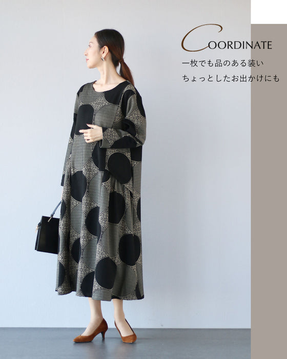 ドット×オリエンタル柄　上品さが重なるワンピース