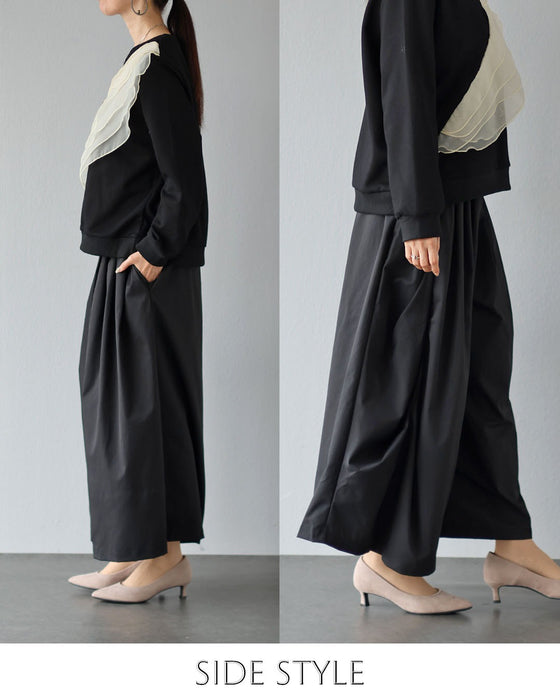 シルエットで魅せる　モードなワイドパンツ