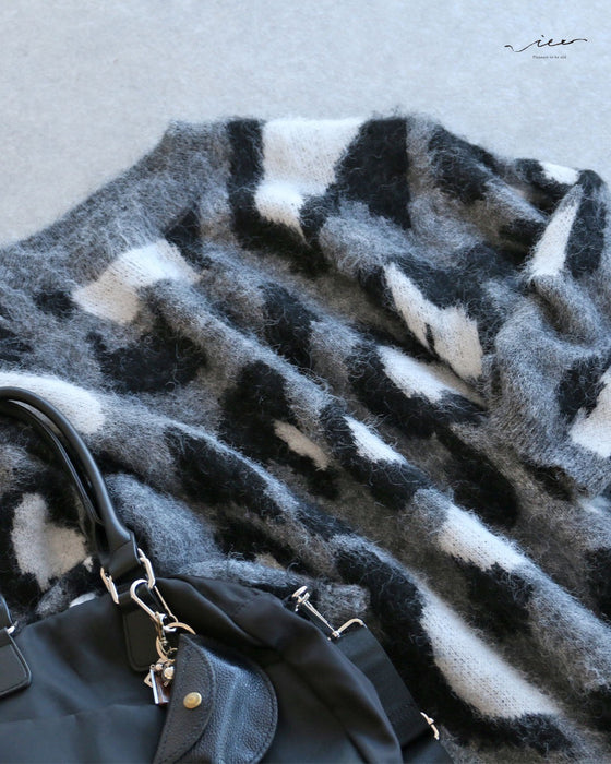 ニットのやわらかさに、柄のスパイス レオパード柄ニット