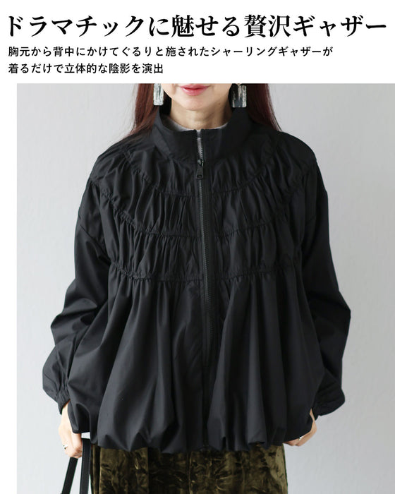 軽くて、ふわ　贅沢ギャザーのモードブルゾン