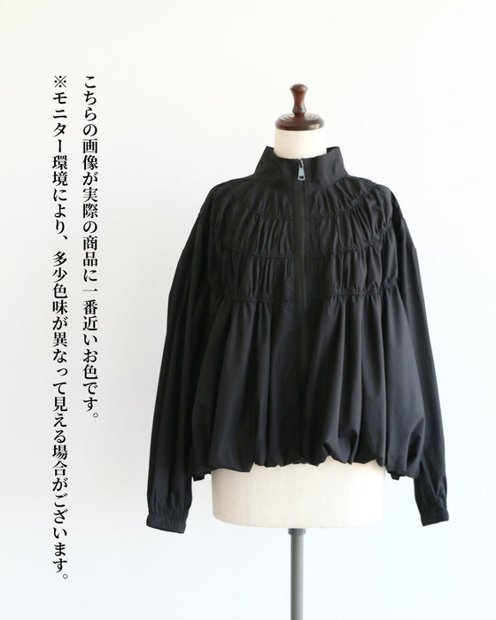 軽くて、ふわ　贅沢ギャザーのモードブルゾン