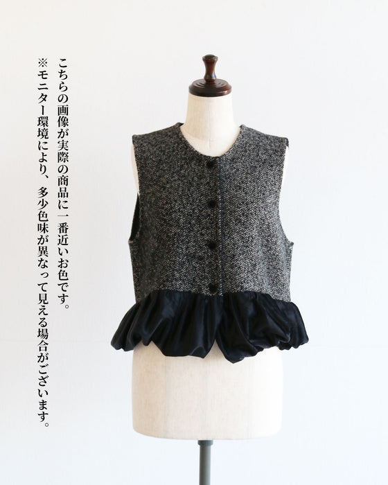 上品に、ときめきを添える　ツイード×ベロアベスト