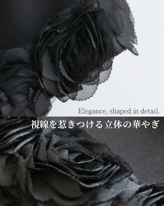 黒なのに華やぐ 立体薔薇の袖トップス