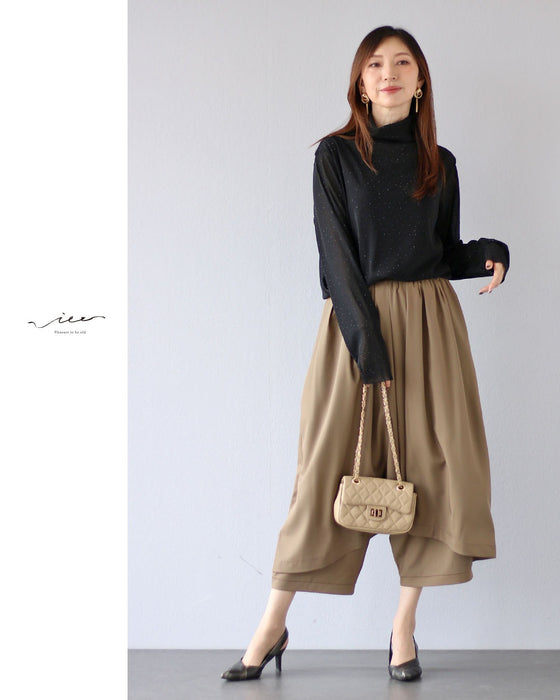 シアーに煌めく、大人の余裕　輝くビジュートップス