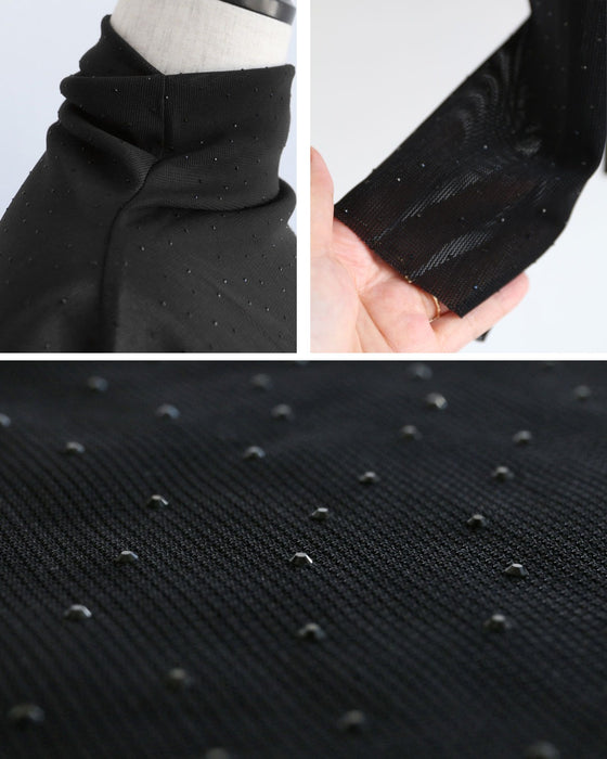 シアーに煌めく、大人の余裕　輝くビジュートップス