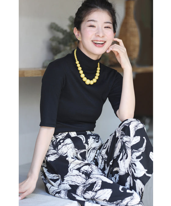 顔映え カラービーズネックレス