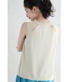 Sleeveless cut-and-sew top with delicate glitter