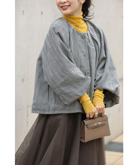 [wc-fbk00026od] Powan short outerwear with a peek at the sleeves