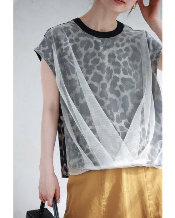 タックベールを重ねたヒョウ柄カットソートップス