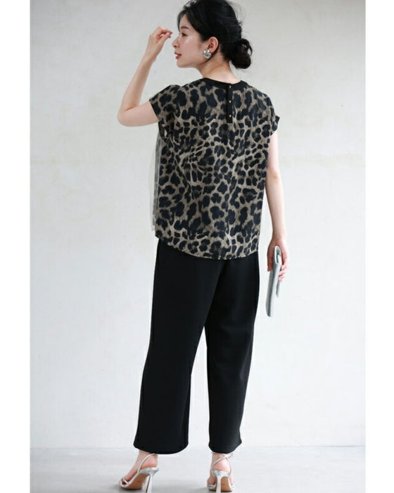 タックベールを重ねたヒョウ柄カットソートップス