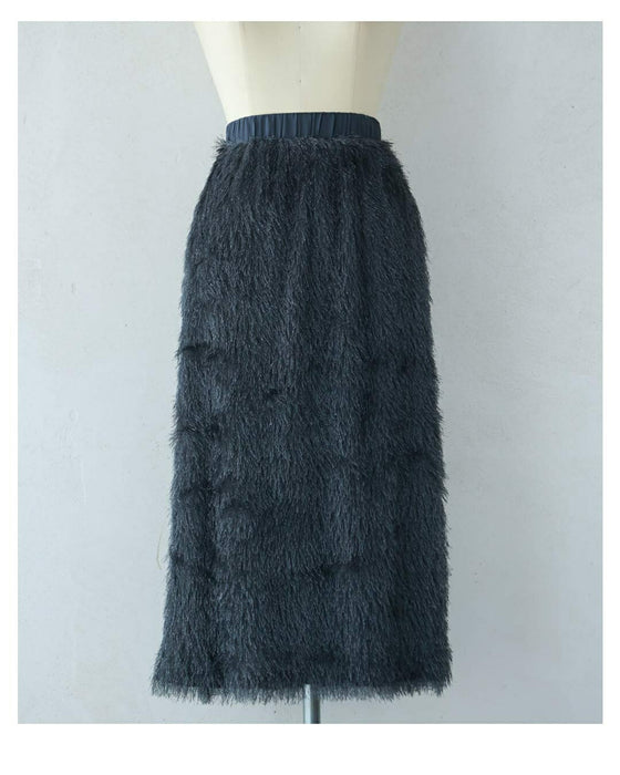 ふわふわシャギーのストレートミディアムスカート