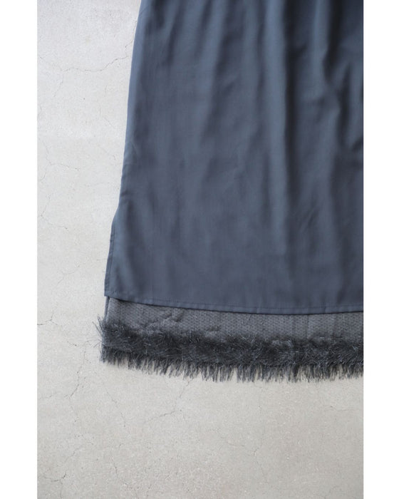 ふわふわシャギーのストレートミディアムスカート