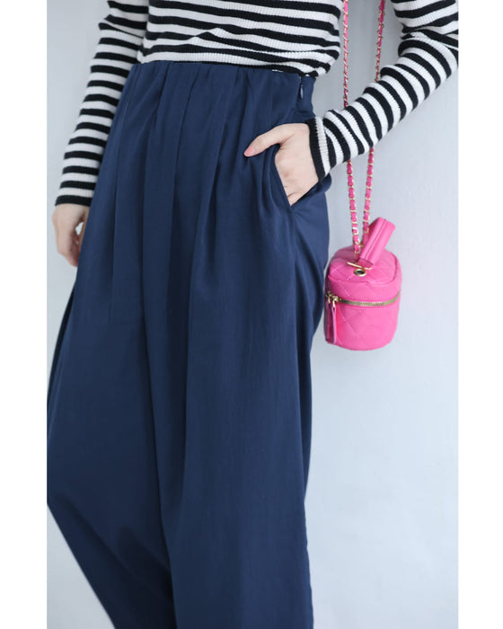 ウエストから流れるタックのさらり軽やかなワイドパンツ