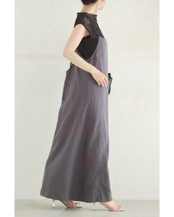 長さ調整可能。スッキリシルエットのキャミソールロングワンピース