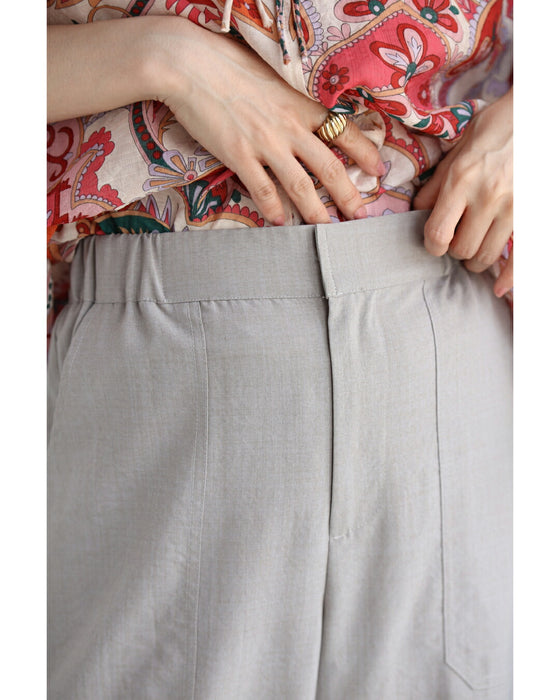 シワになりにくい。快適リネン見えパンツ