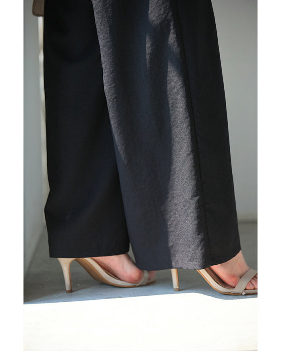 シワになりにくい。快適リネン見えパンツ